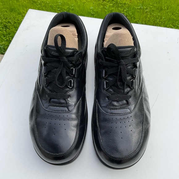 “Pre-Owned” SAS “TIME OUT” MEN”S BLACK WALKING SHOE. SIZE 10 1/2 WIDE. - Picture 1 of 14